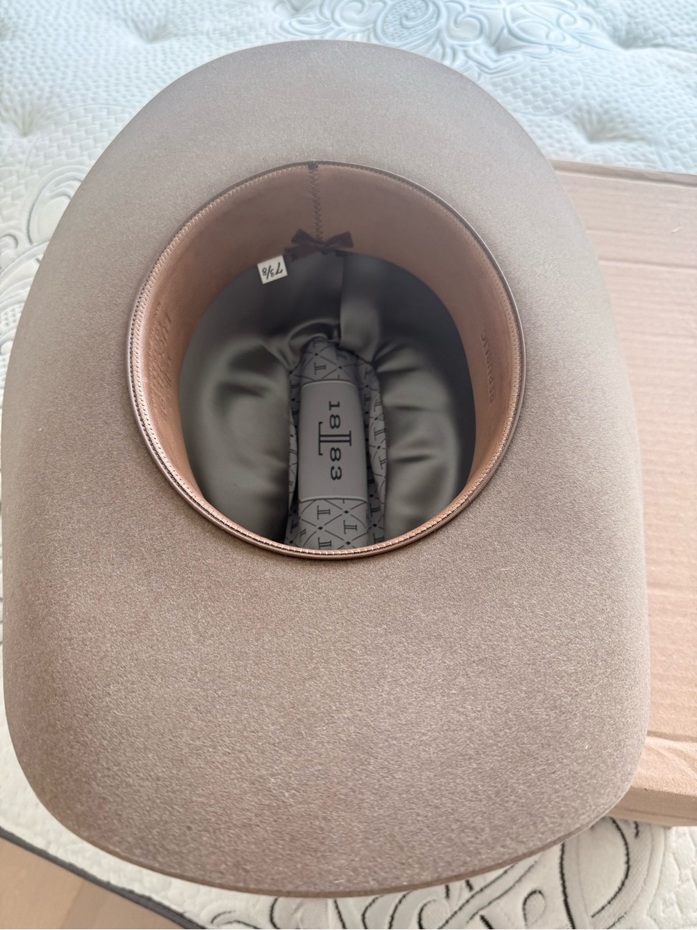 Lucchese Men's Felt Cowboy Hat in Taupe Brown - Picture 8 of 12